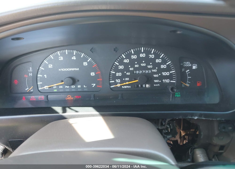 1998 TOYOTA 4RUNNER SR5 V6 LIMITED VIN: JT3GN87R2W0091899