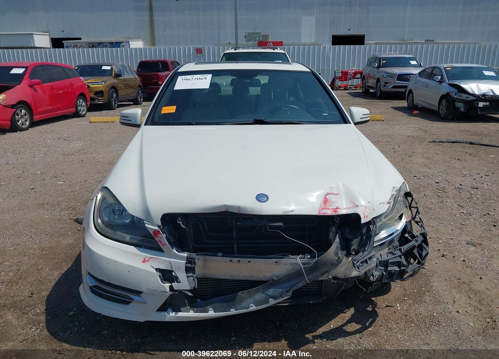2012 MERCEDES-BENZ C 250 LUXURY/SPORT VIN: WDDGF4HB5CR218337