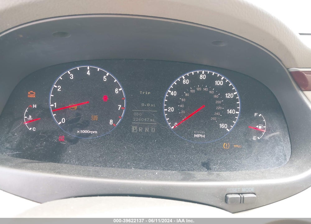 2008 HYUNDAI AZERA LIMITED VIN: KMHFC46F08A301552