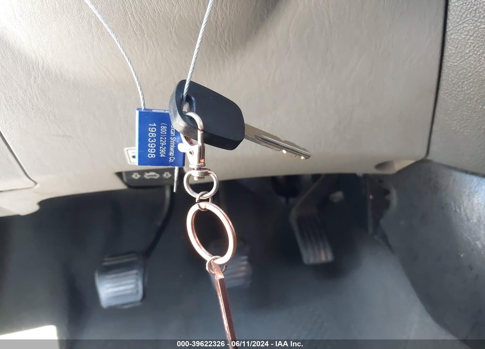 2005 FORD FOCUS ZX4 VIN: 1FAFP34N55W310281