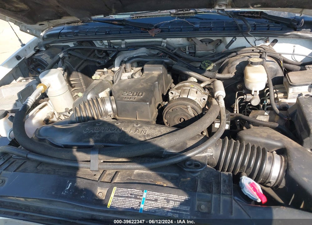 1998 CHEVROLET S-10 LS FLEETSIDE VIN: 1GCCS1940W8173675