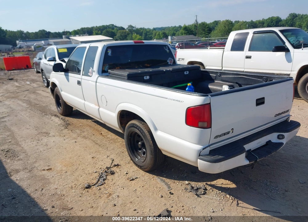 1998 CHEVROLET S-10 LS FLEETSIDE VIN: 1GCCS1940W8173675