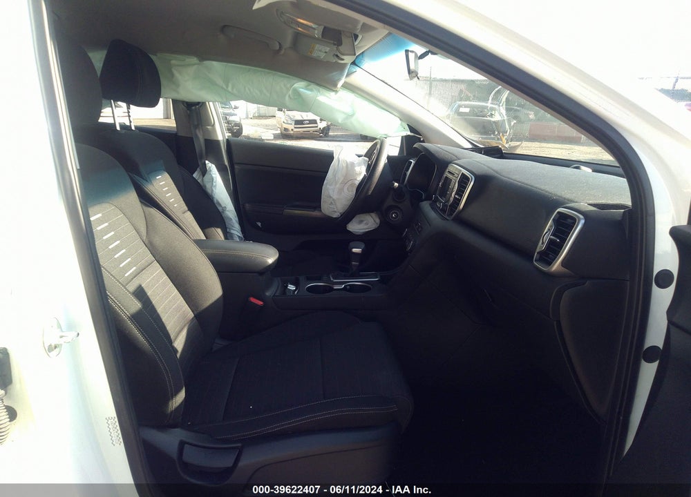 2018 KIA SPORTAGE LX VIN: KNDPMCAC4J7378120