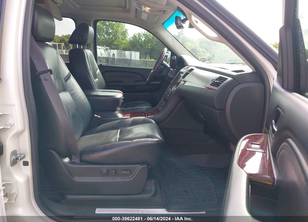 2007 CADILLAC ESCALADE ESV STANDARD VIN: 1GYFK66817R400217