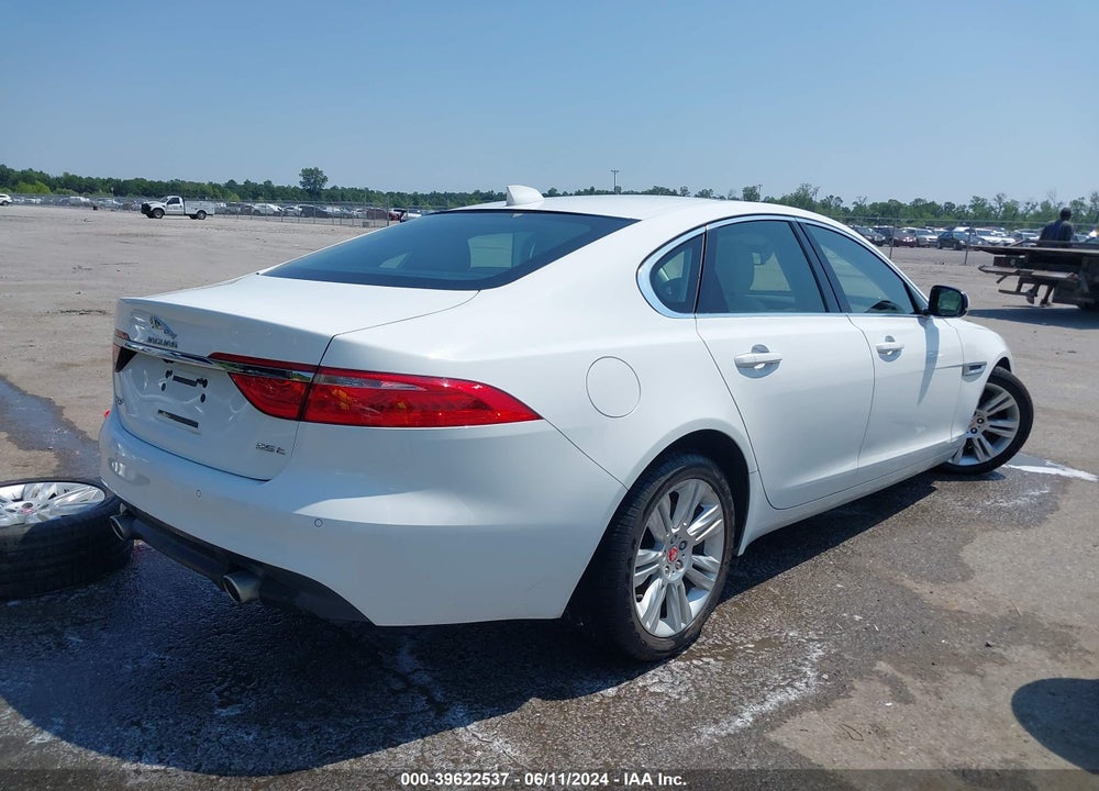2016 JAGUAR XF 35T PREMIUM VIN: SAJBD4BV5GCY09629