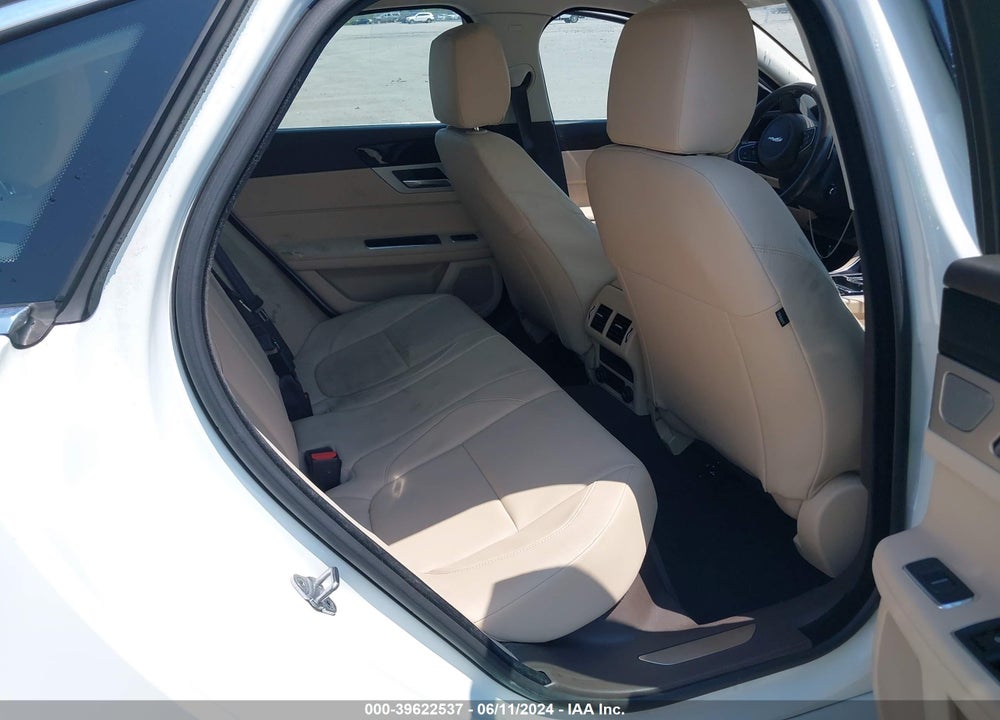 2016 JAGUAR XF 35T PREMIUM VIN: SAJBD4BV5GCY09629