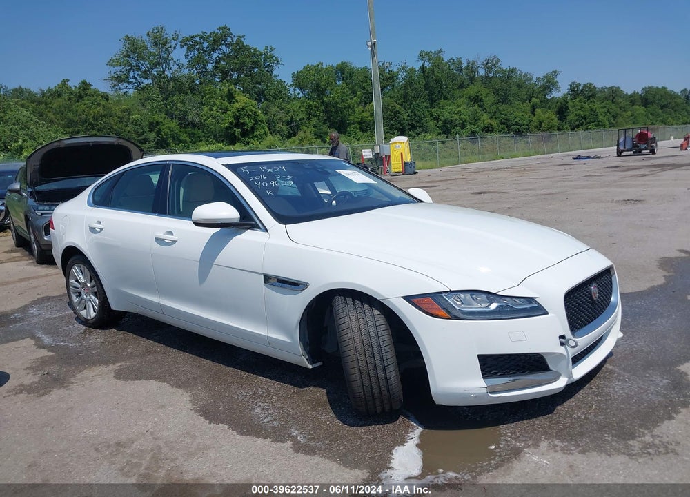 2016 JAGUAR XF 35T PREMIUM VIN: SAJBD4BV5GCY09629