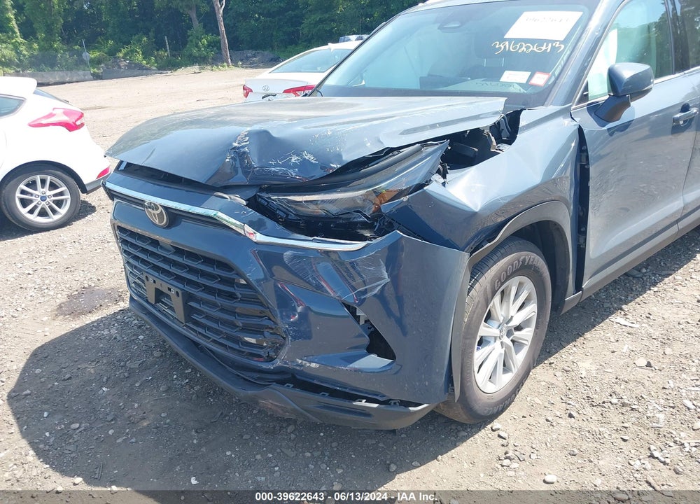 2024 TOYOTA GRAND HIGHLANDER XLE VIN: 5TDAAAB55RS025258