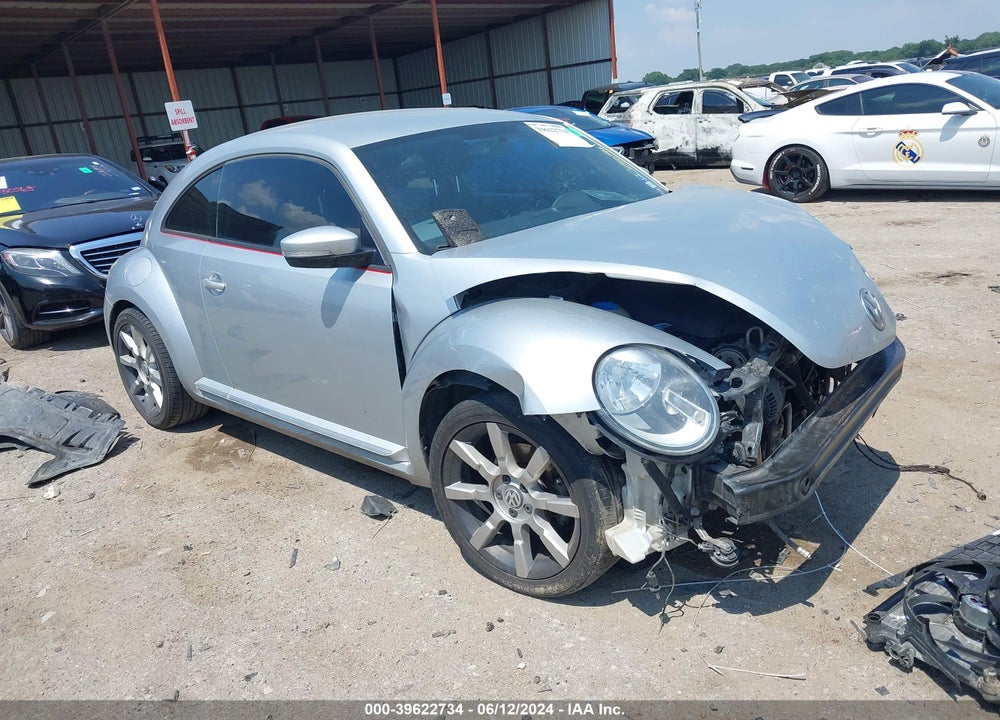 2012 VOLKSWAGEN BEETLE 2.5L VIN: 3VWJP7AT2CM661285
