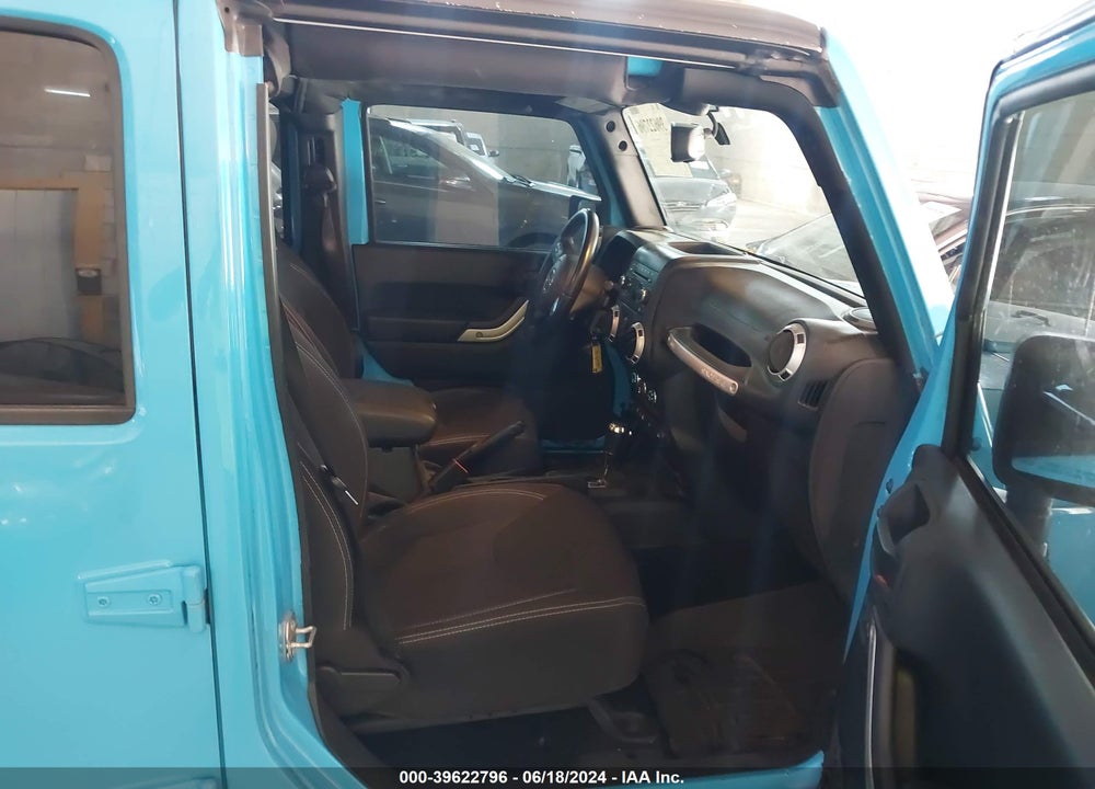 2017 JEEP WRANGLER UNLIMITED SAHARA 4X4 VIN: 1C4BJWEGXHL734847