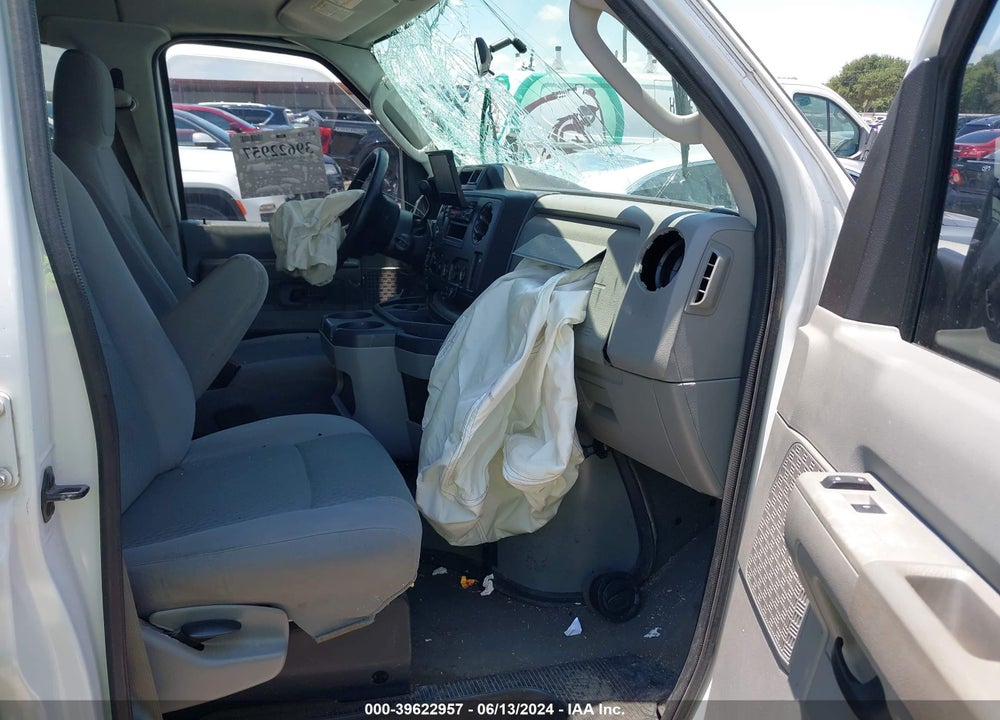 2010 FORD E-350 SUPER DUTY XL/XLT VIN: 1FBNE3BL4ADA02946