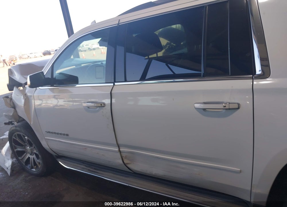 2018 CHEVROLET SUBURBAN PREMIER VIN: 1GNSKJKC5JR290546