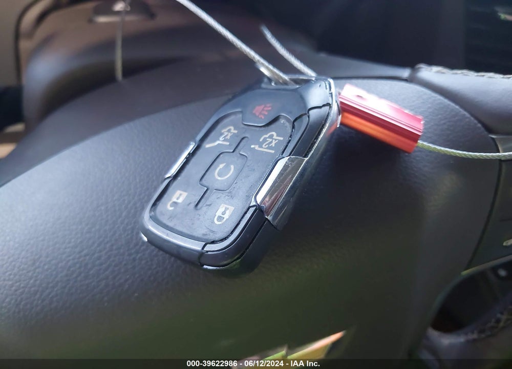 2018 CHEVROLET SUBURBAN PREMIER VIN: 1GNSKJKC5JR290546