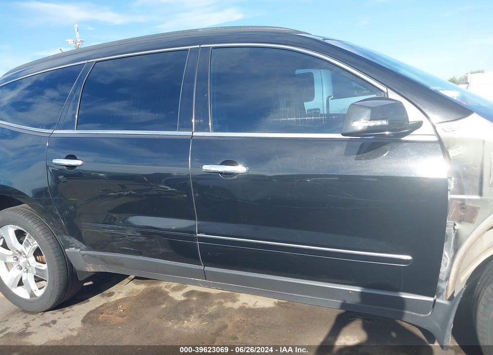 2017 CHEVROLET TRAVERSE PREMIER VIN: 1GNKVJKD4HJ211196