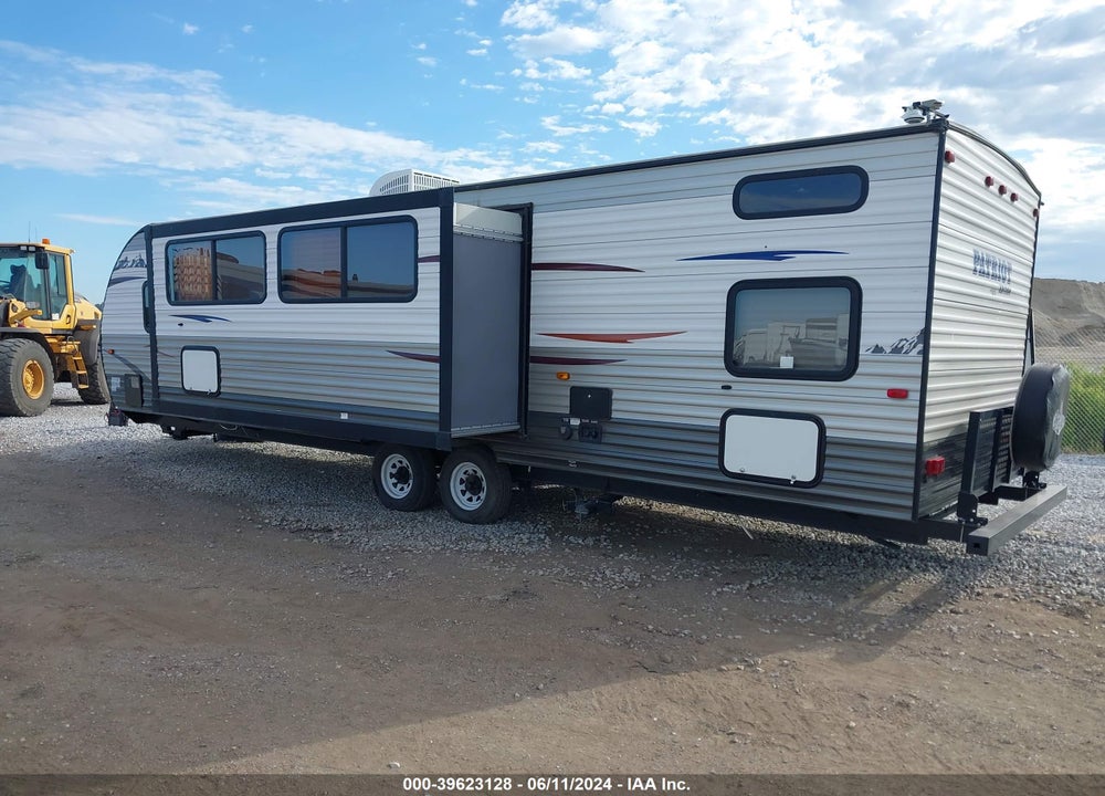 2015 FOREST RIVER PATRIOT EDITION 29BH VIN: 4X4TCKE24FK027056