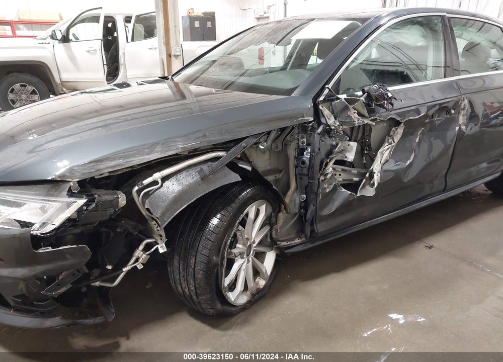 2019 AUDI A4 VIN: WAUENAF44KN014106