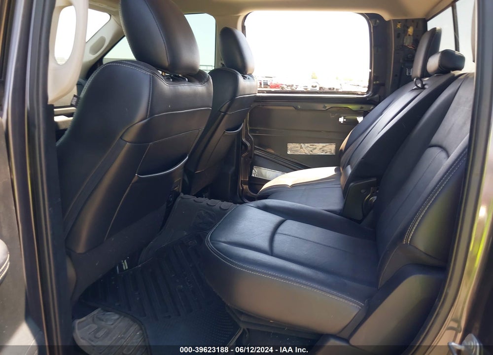 2018 RAM 1500 LAIE  4X4 5'7 BOX VIN: 1C6RR7NM9JS348944