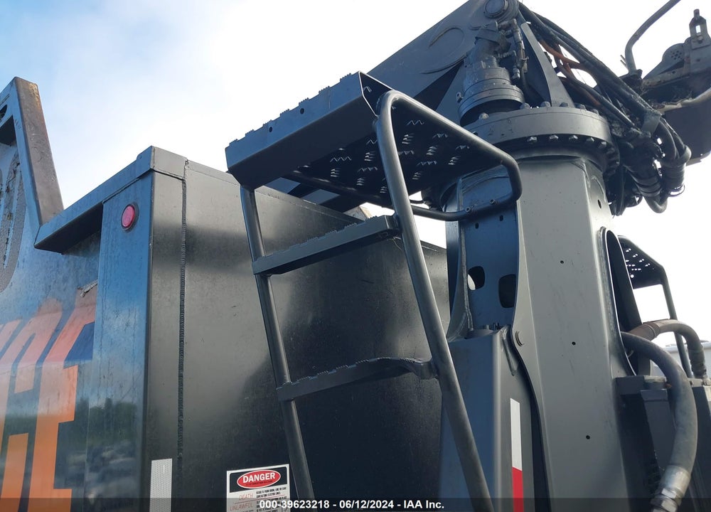 2015 KENWORTH T800 T800 VIN: 1NKDL40X2FJ426531