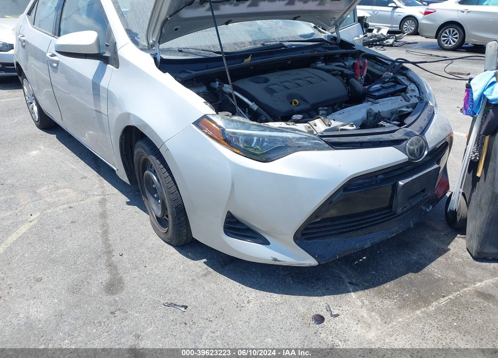 2019 TOYOTA COROLLA XLE VIN: 5YFBURHE2KP904622