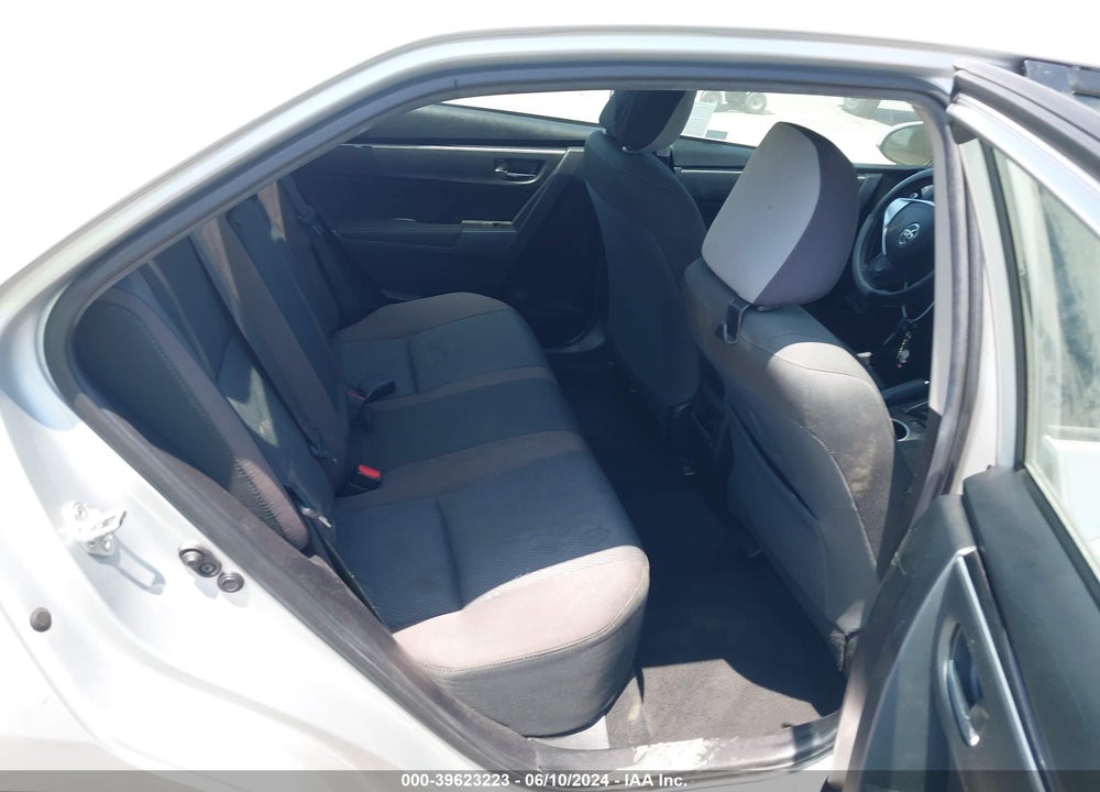 2019 TOYOTA COROLLA XLE VIN: 5YFBURHE2KP904622