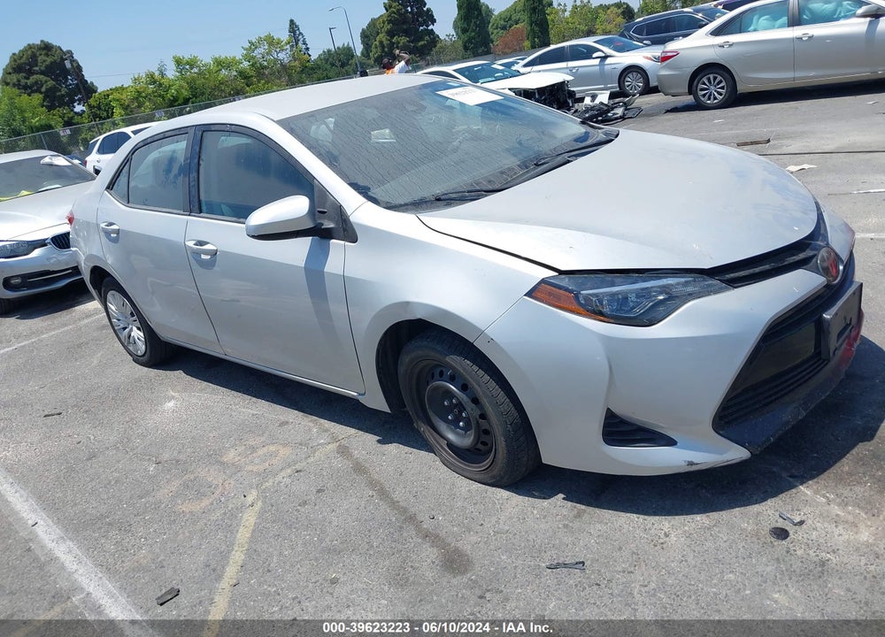 2019 TOYOTA COROLLA XLE VIN: 5YFBURHE2KP904622