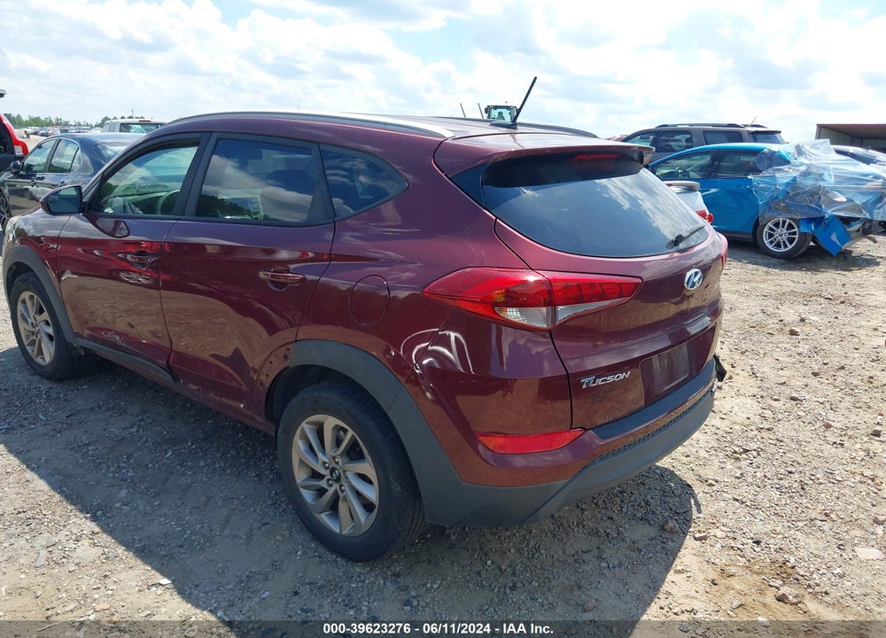 2017 HYUNDAI TUCSON SE VIN: KM8J33A49HU507400