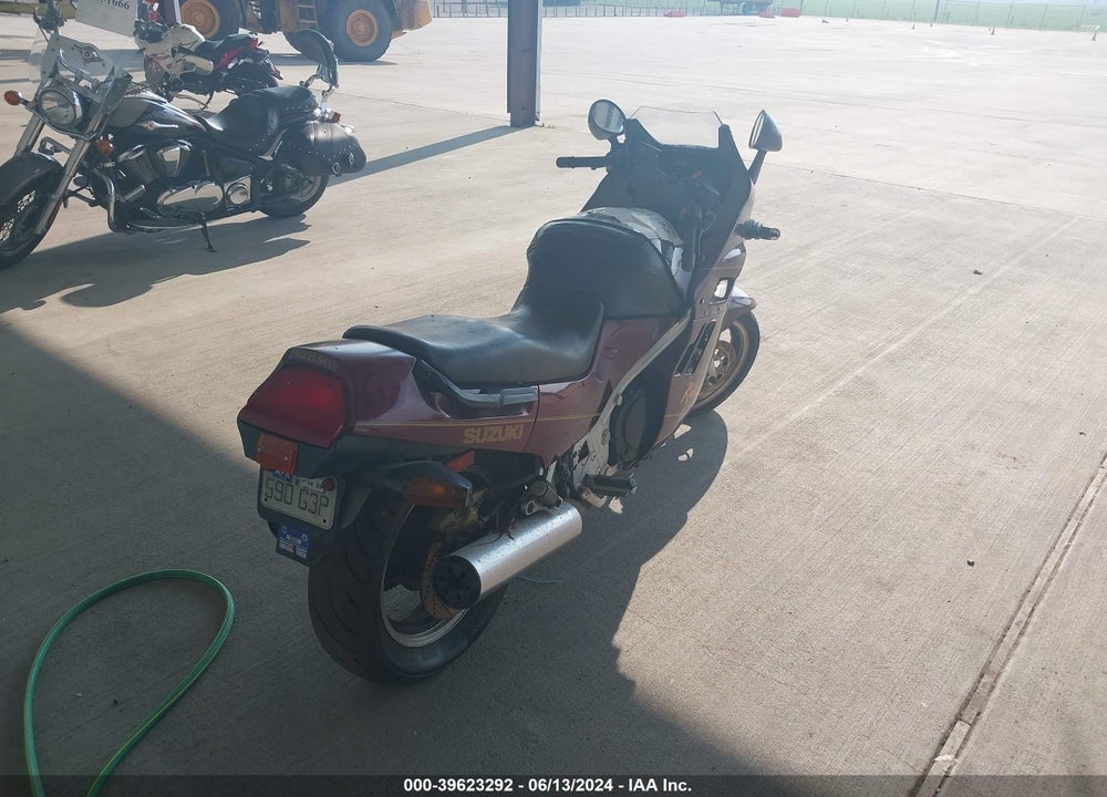 1988 SUZUKI GSX1100 VIN: JS1GV72A4J2101864
