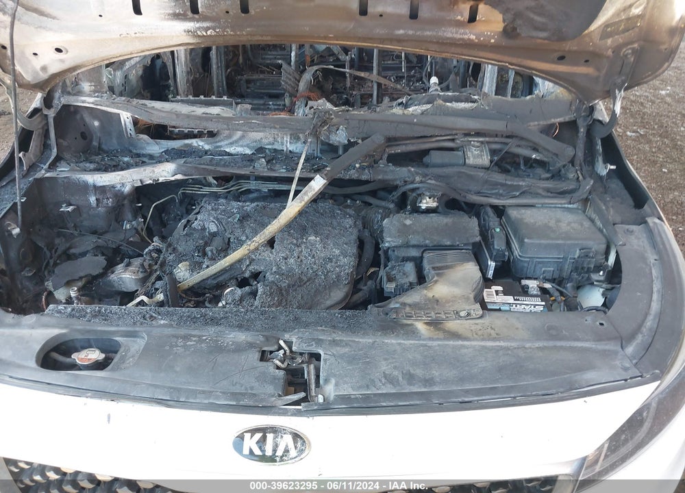 2016 KIA SEDONA SX LUXURY VIN: KNDME5C13G6156027