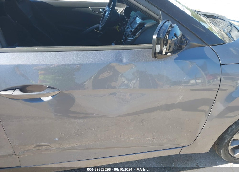 2017 HYUNDAI VELOSTER VIN: KMHTC6AD4HU306157