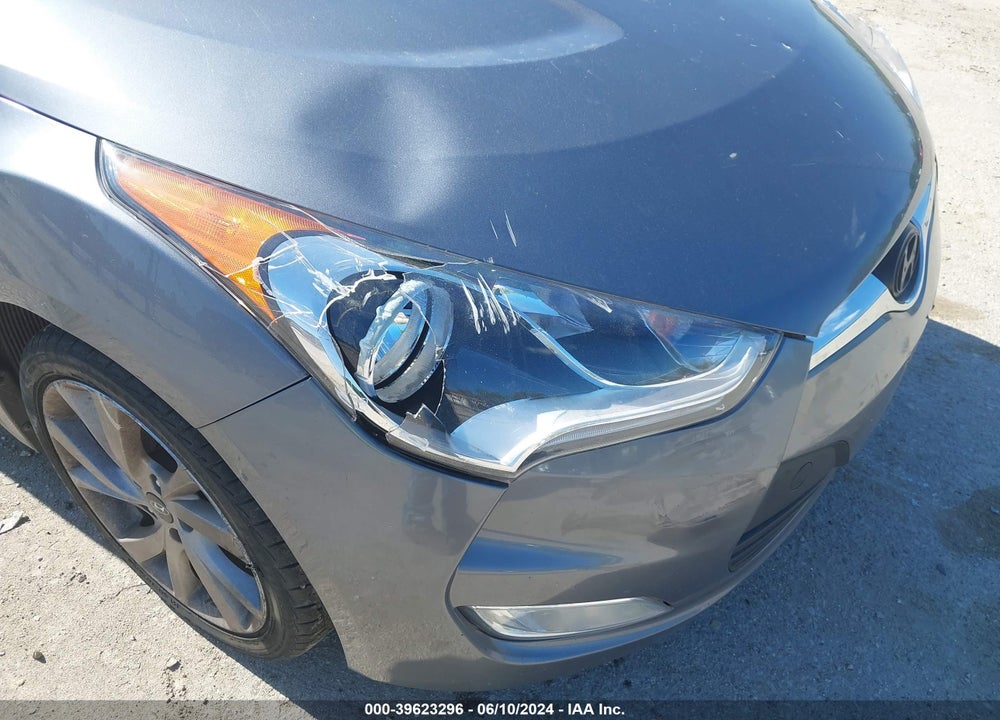 2017 HYUNDAI VELOSTER VIN: KMHTC6AD4HU306157