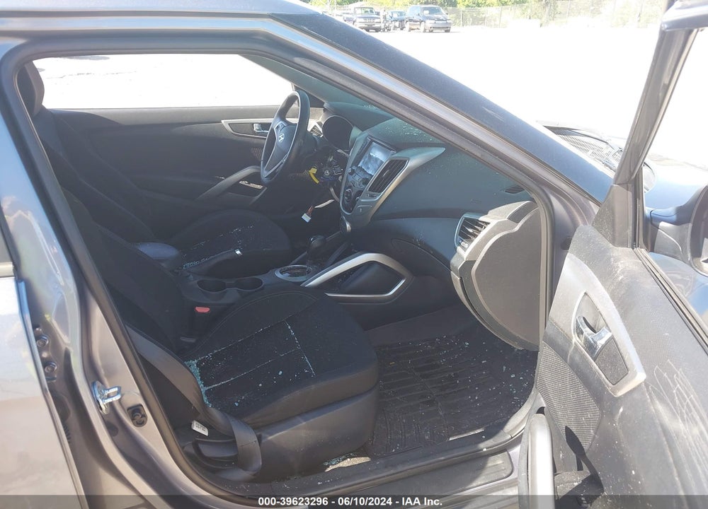 2017 HYUNDAI VELOSTER VIN: KMHTC6AD4HU306157