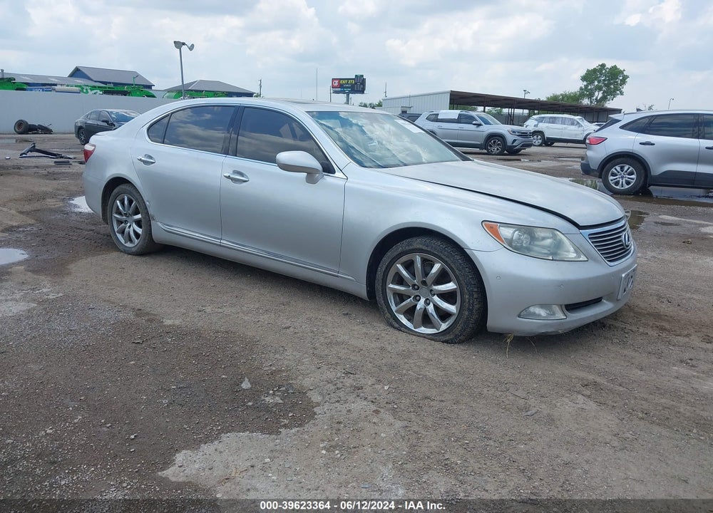 2008 LEXUS LS 460 L VIN: JTHGL46FX85020892