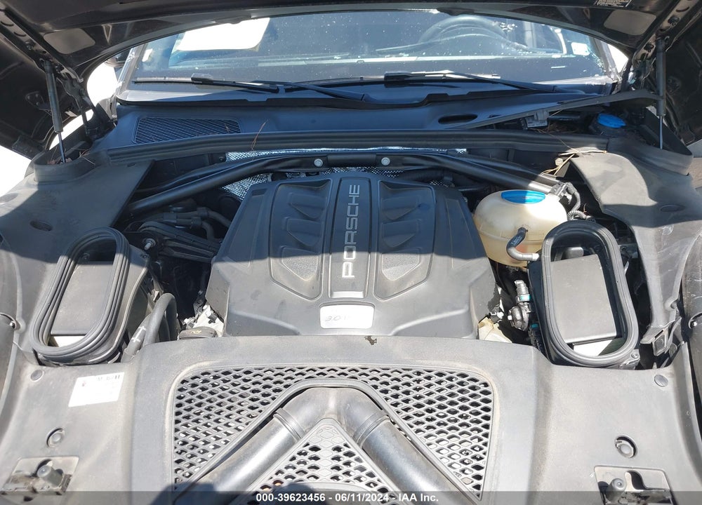 2015 PORSCHE MACAN S VIN: WP1AB2A59FLB72327