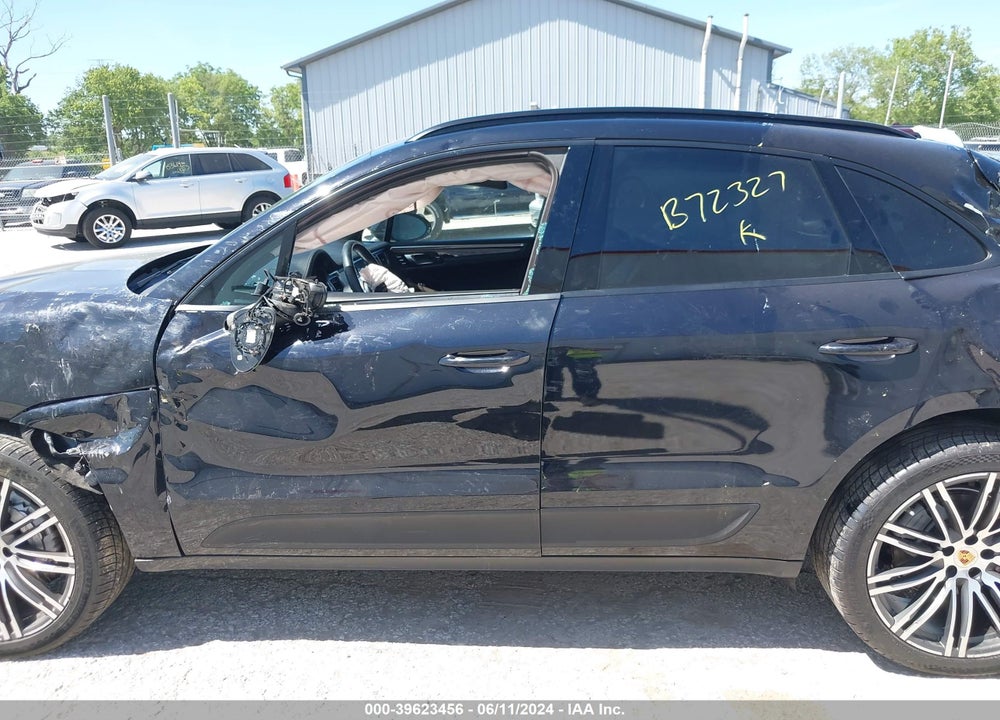 2015 PORSCHE MACAN S VIN: WP1AB2A59FLB72327