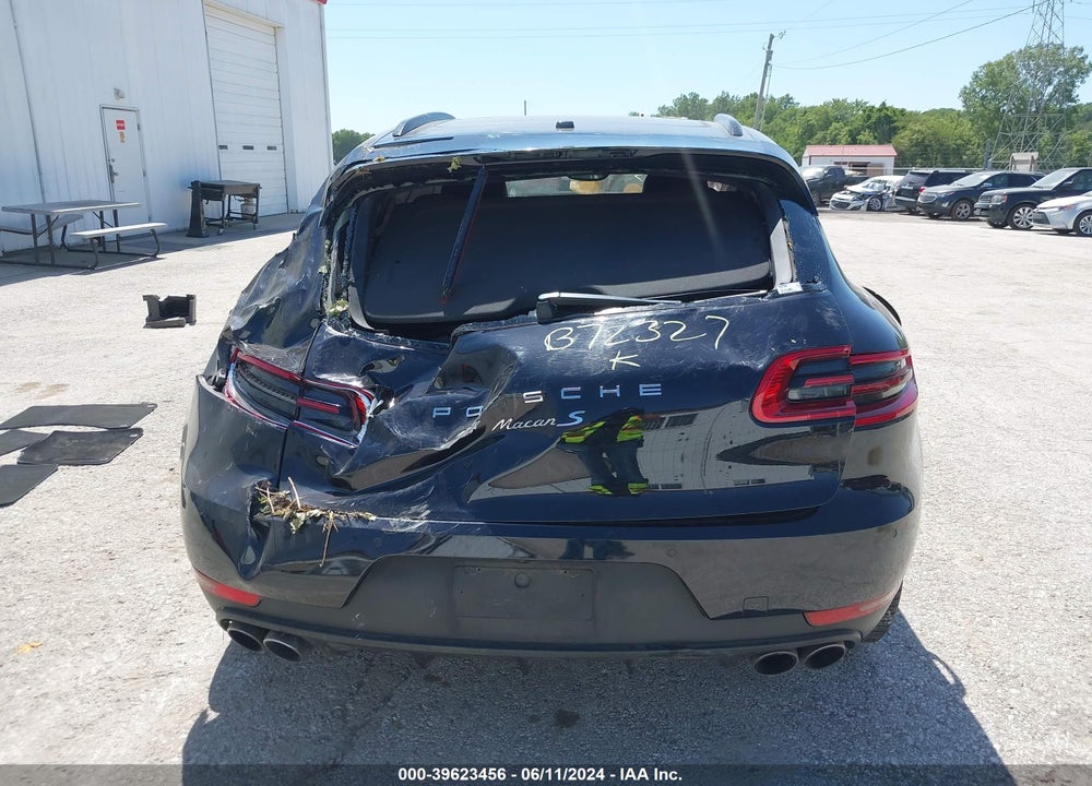 2015 PORSCHE MACAN S VIN: WP1AB2A59FLB72327
