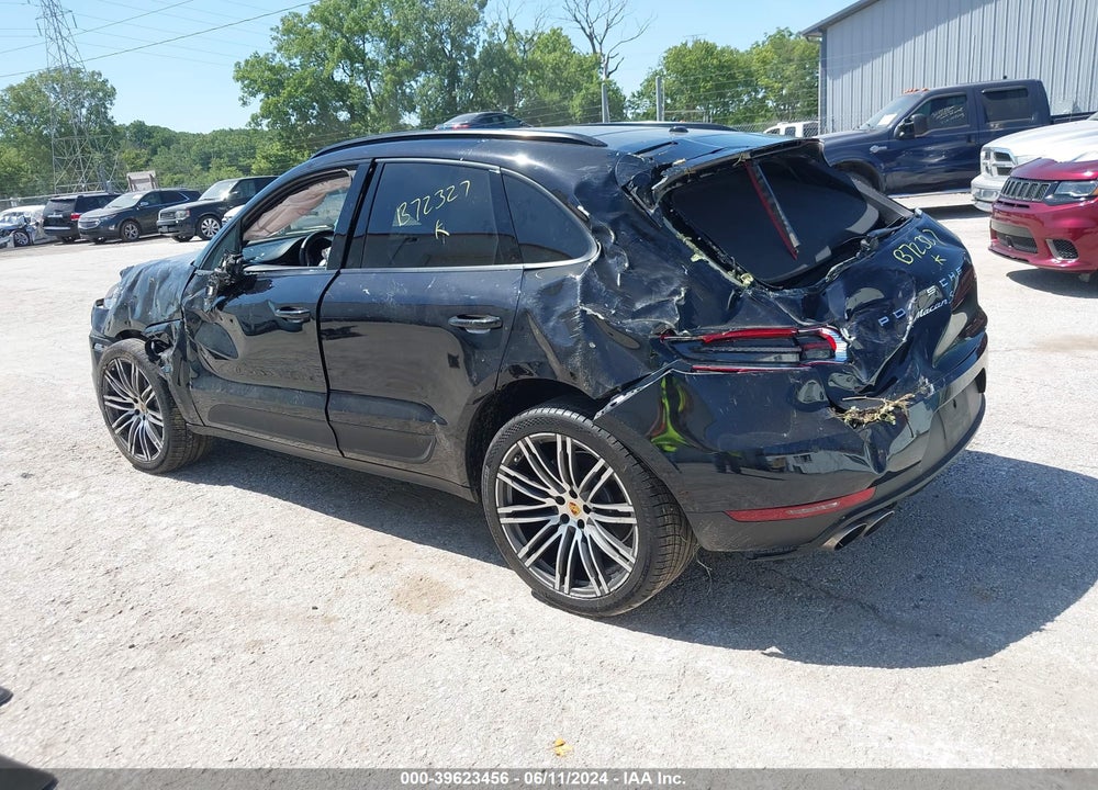 2015 PORSCHE MACAN S VIN: WP1AB2A59FLB72327