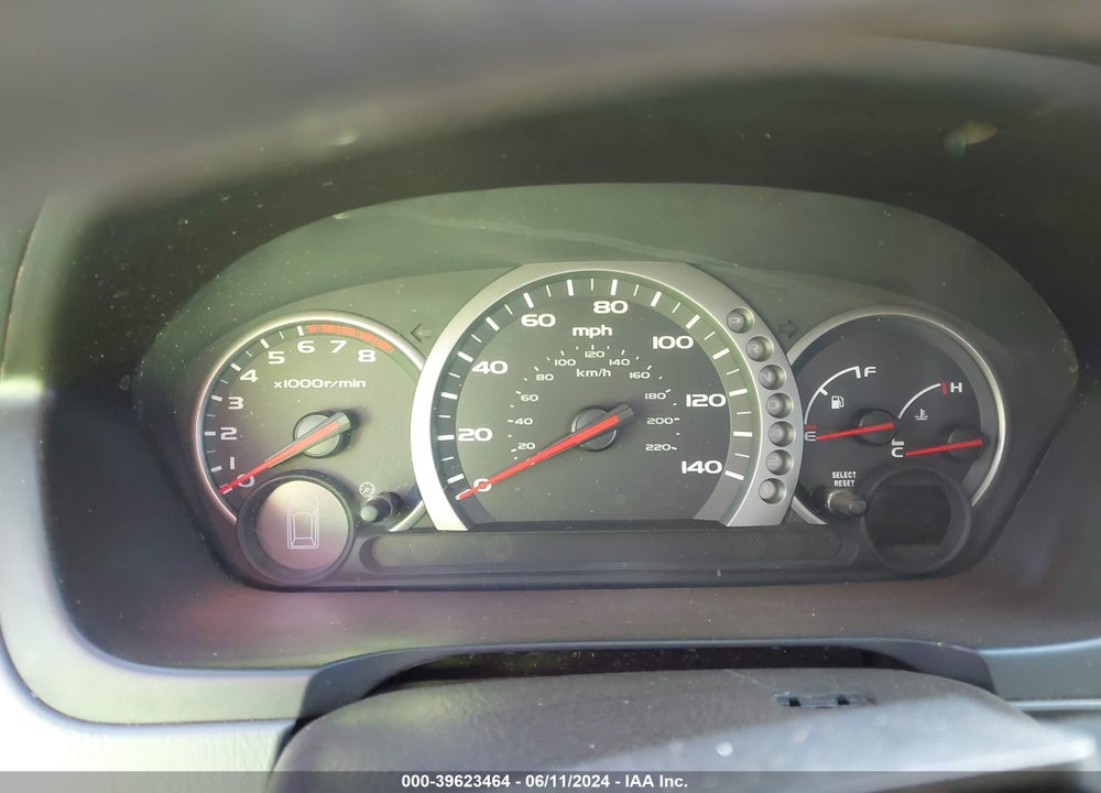 2004 HONDA PILOT LX VIN: 2HKYF181X4H509123