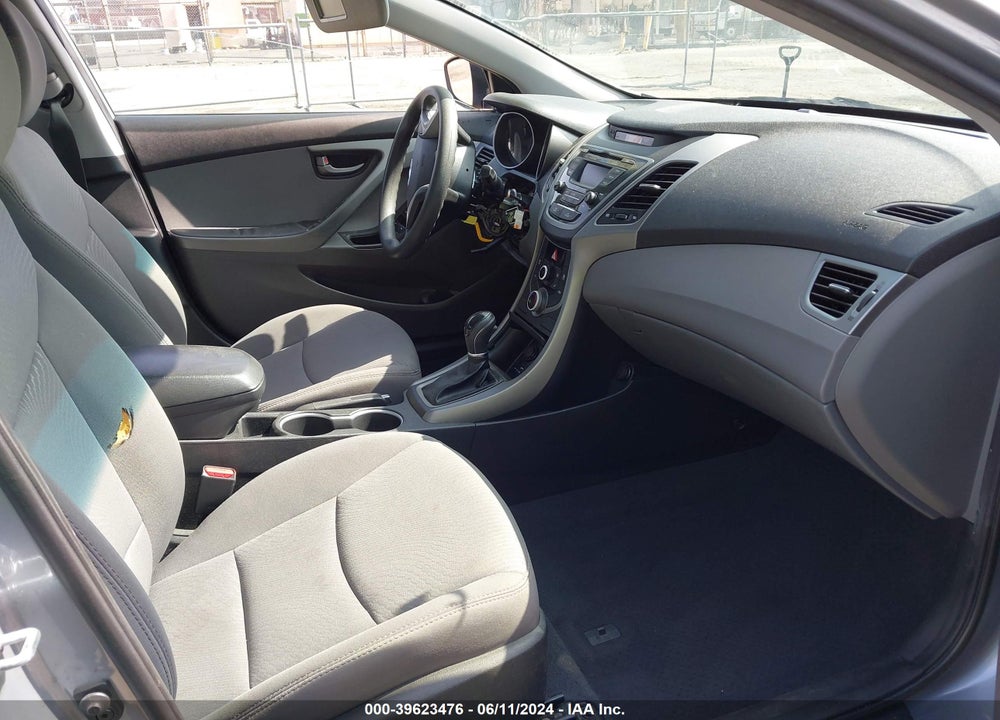 2016 HYUNDAI ELANTRA SE VIN: 5NPDH4AE6GH769207