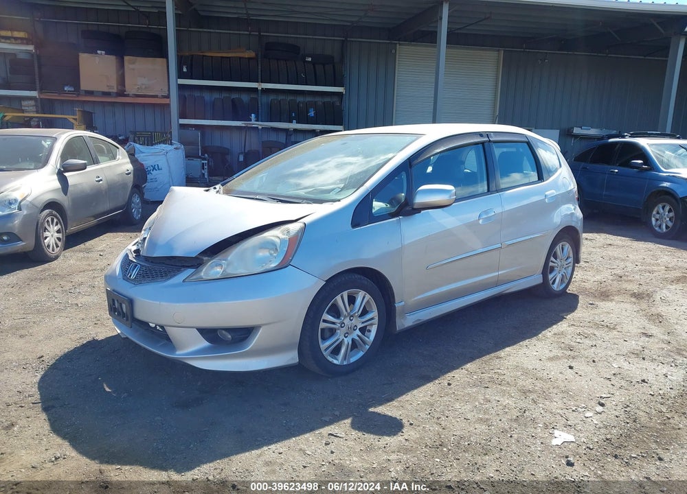 2011 HONDA FIT SPORT VIN: JHMGE8H51BC000832