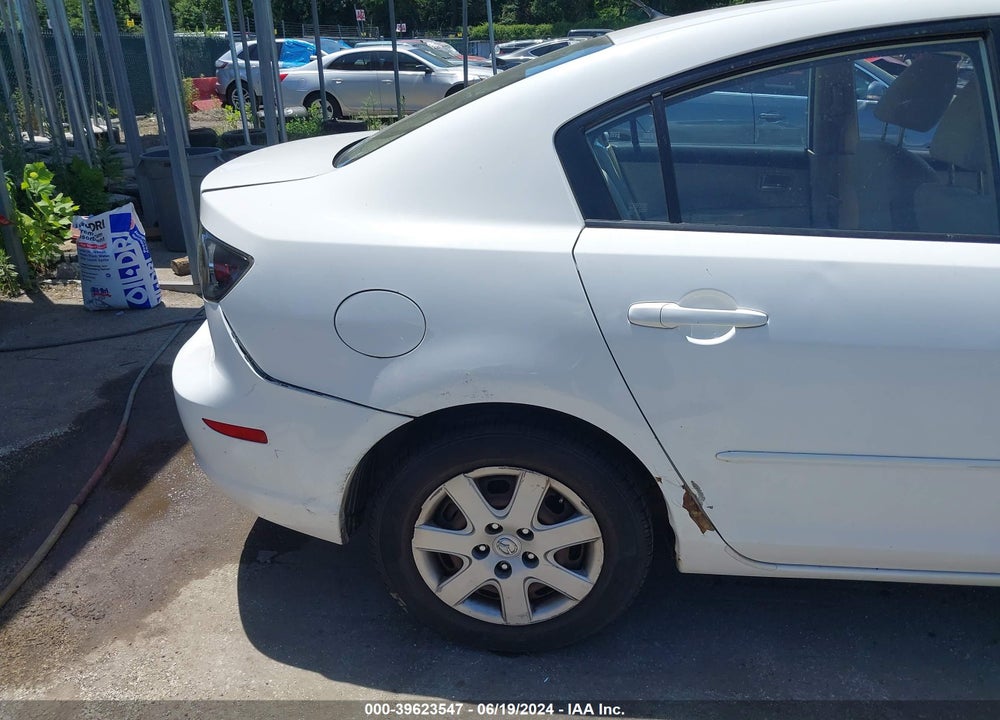 2008 MAZDA 3 I SPORT VIN: JM1BK32G381855845
