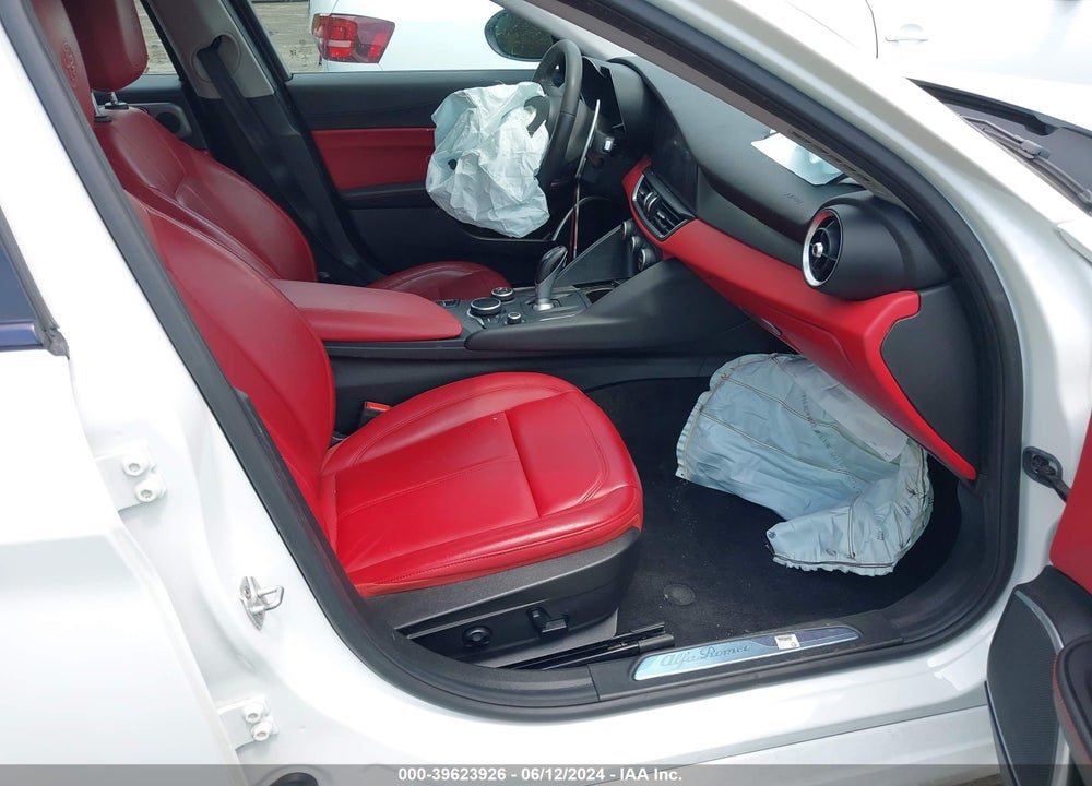 2017 ALFA ROMEO GIULIA VIN: ZARFAEBN2H7551360