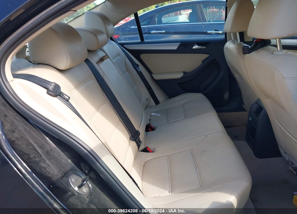 2013 VOLKSWAGEN JETTA 2.5L SE VIN: 3VWBP7AJ6DM397234