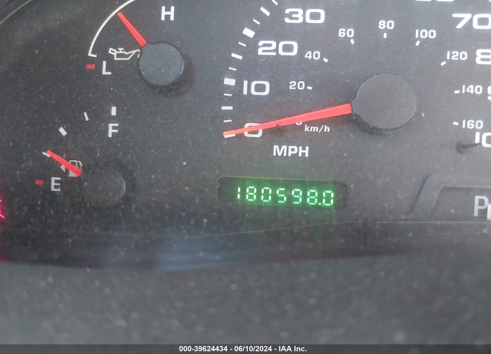 2002 FORD EXCURSION XLT VIN: 1FMNU41S02ED07820