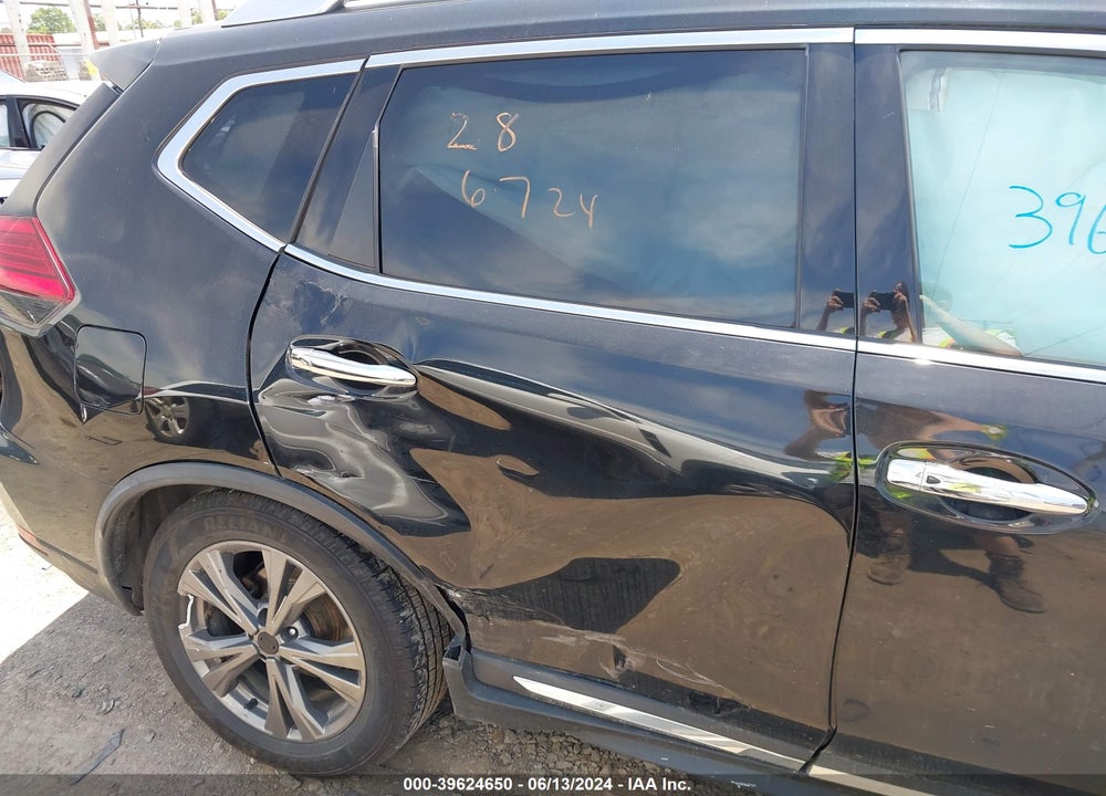 2017 NISSAN ROGUE SL VIN: JN8AT2MV3HW251329