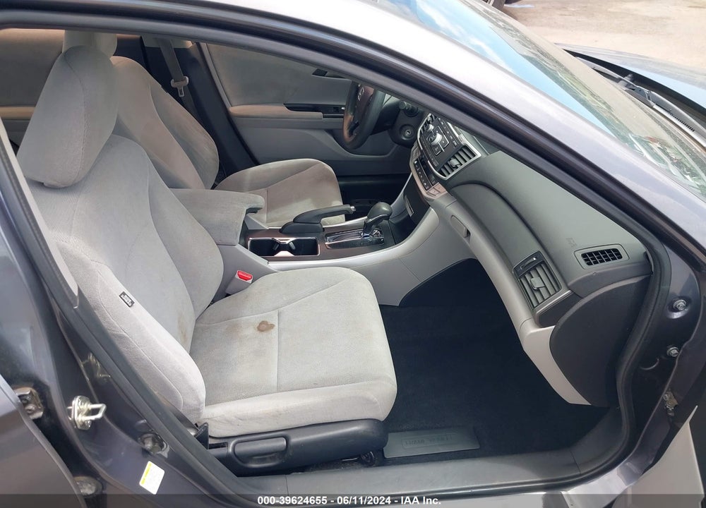 2013 HONDA ACCORD LX VIN: 1HGCR2F37DA261143