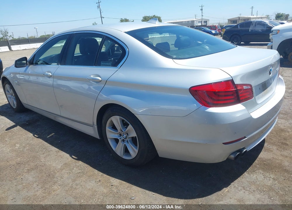 2012 BMW 528I XDRIVE VIN: WBAXH5C51CDW10818