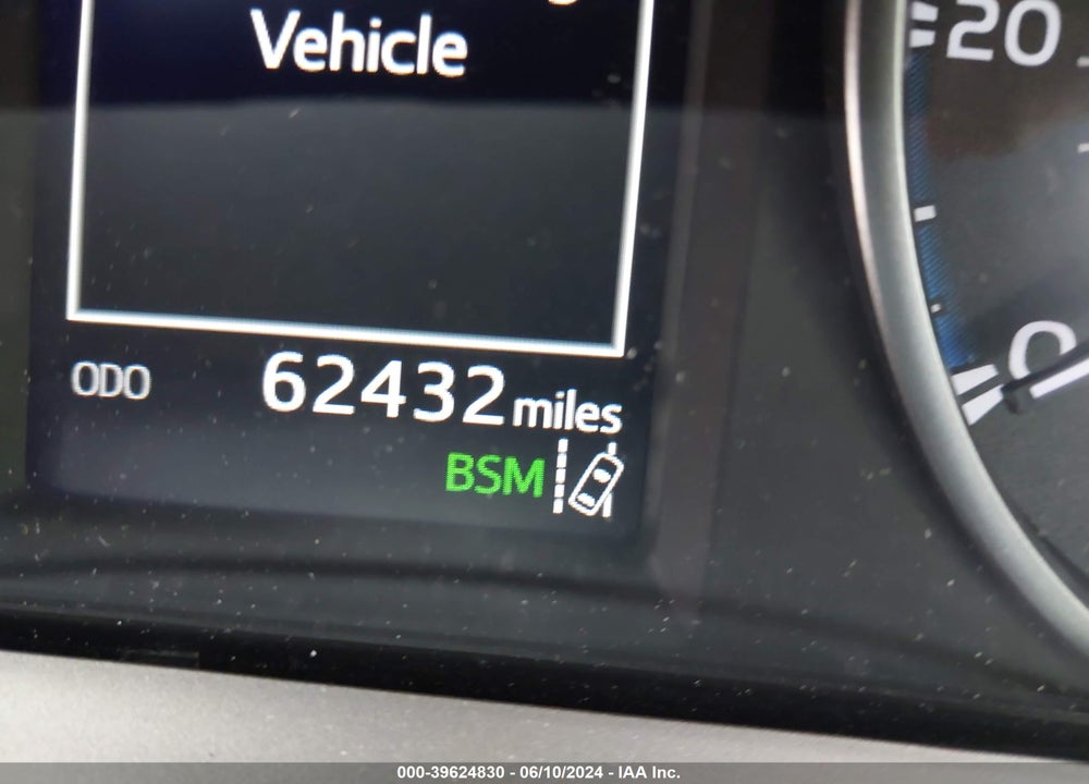 2018 TOYOTA RAV4 XLE VIN: JTMWFREVXJJ173053