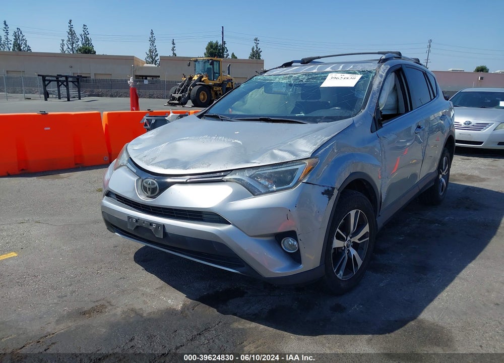 2018 TOYOTA RAV4 XLE VIN: JTMWFREVXJJ173053