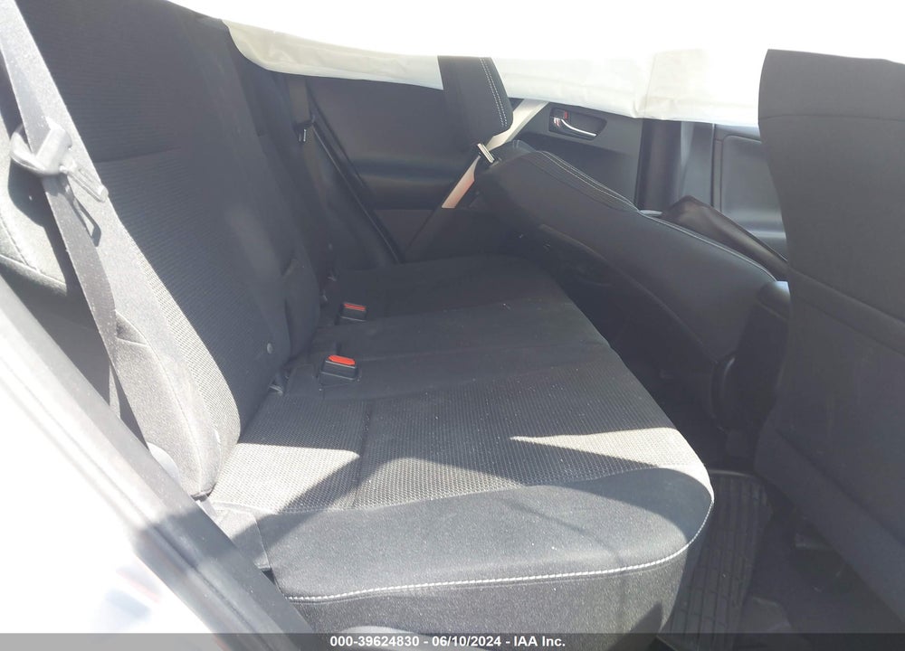 2018 TOYOTA RAV4 XLE VIN: JTMWFREVXJJ173053