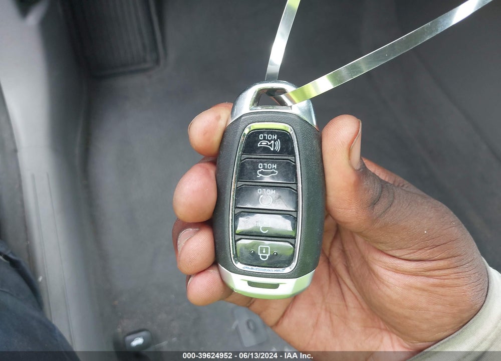 2022 HYUNDAI ELANTRA SEL VIN: 5NPLM4AG5NH070866